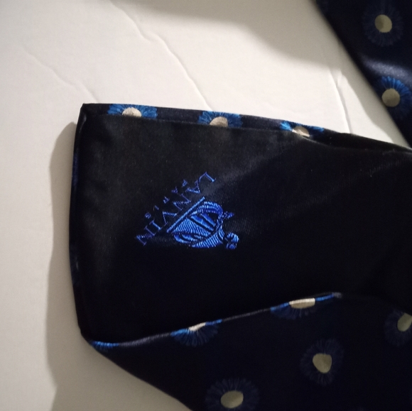 Lanvin Midnight and Blue Flower 100% Silk Tie - Picture 4 of 5